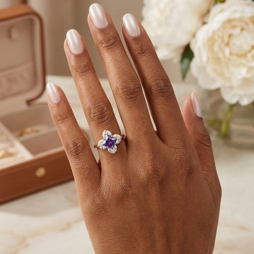 Vintage Y2K Quatrefoil Cocktail Ring • 14K Gold Overlay • 6.6g • Swarovski • 10 - Picture 3 of 8